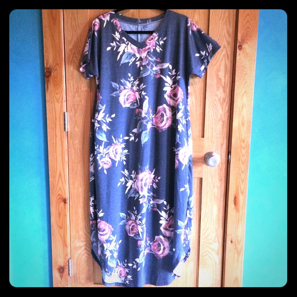 Comfy t-shirt dress with pockets. NWOT